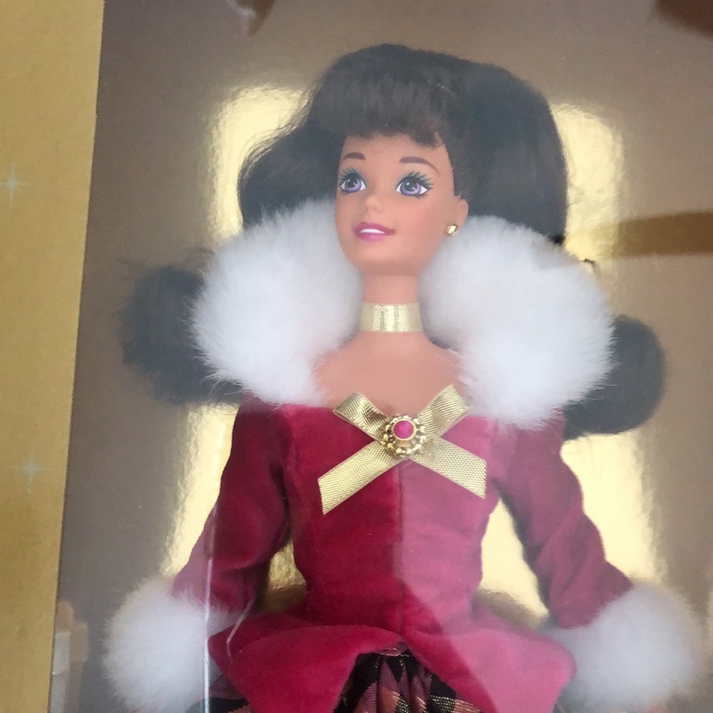 Winter Rhapsody Barbie - Picture 2 of 12